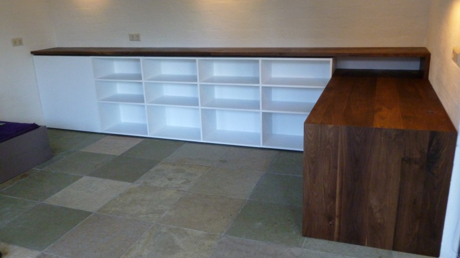 Bureau met kast: roomdivider kast met bureau aan de andere zijde ... Boekenkast bureau woonkamer